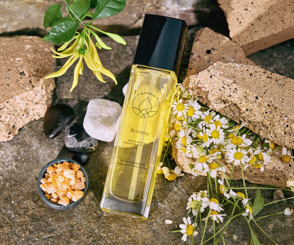 Relaxing bath and body oil by Kyphie