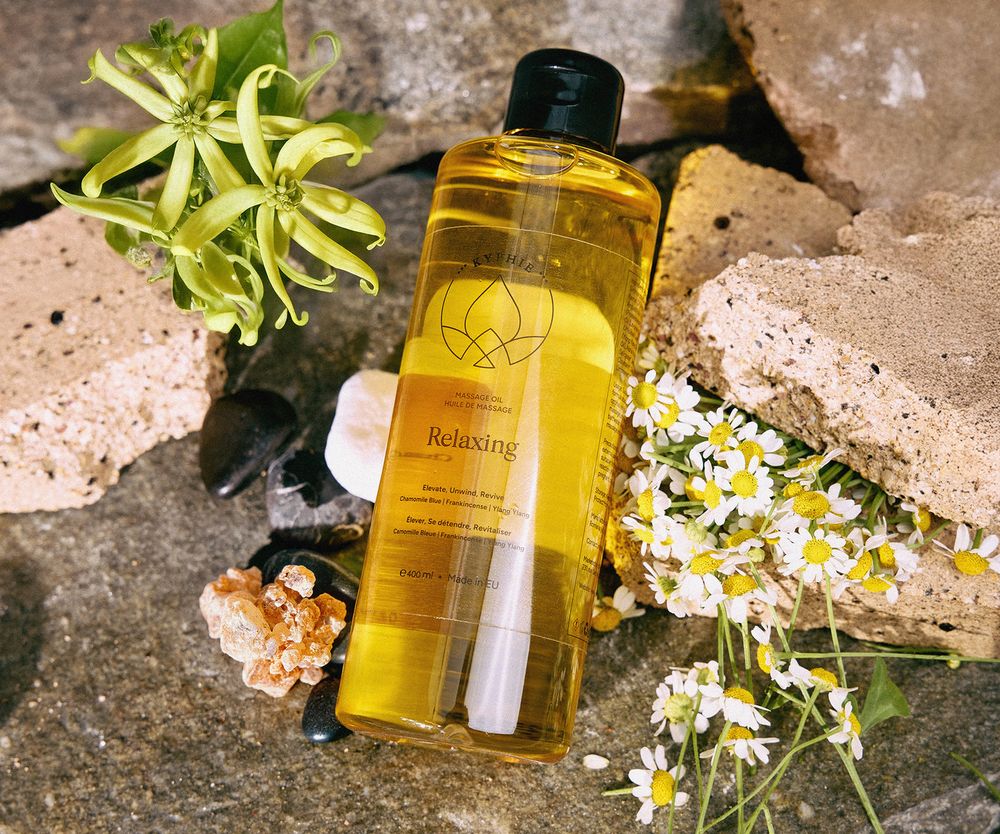 Relaxing massage oil by Kyphie